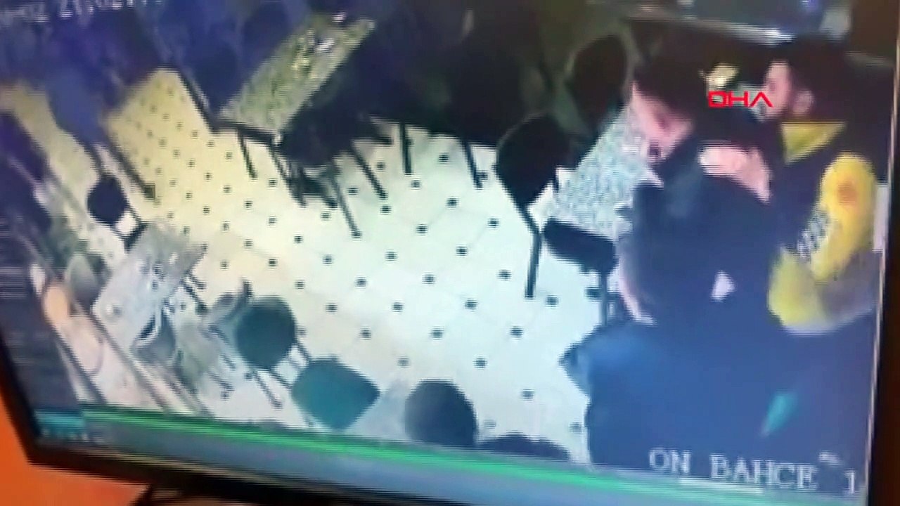 Veteriner hekim, kafede nefes borusuna kaçan kişiyi kurtardı