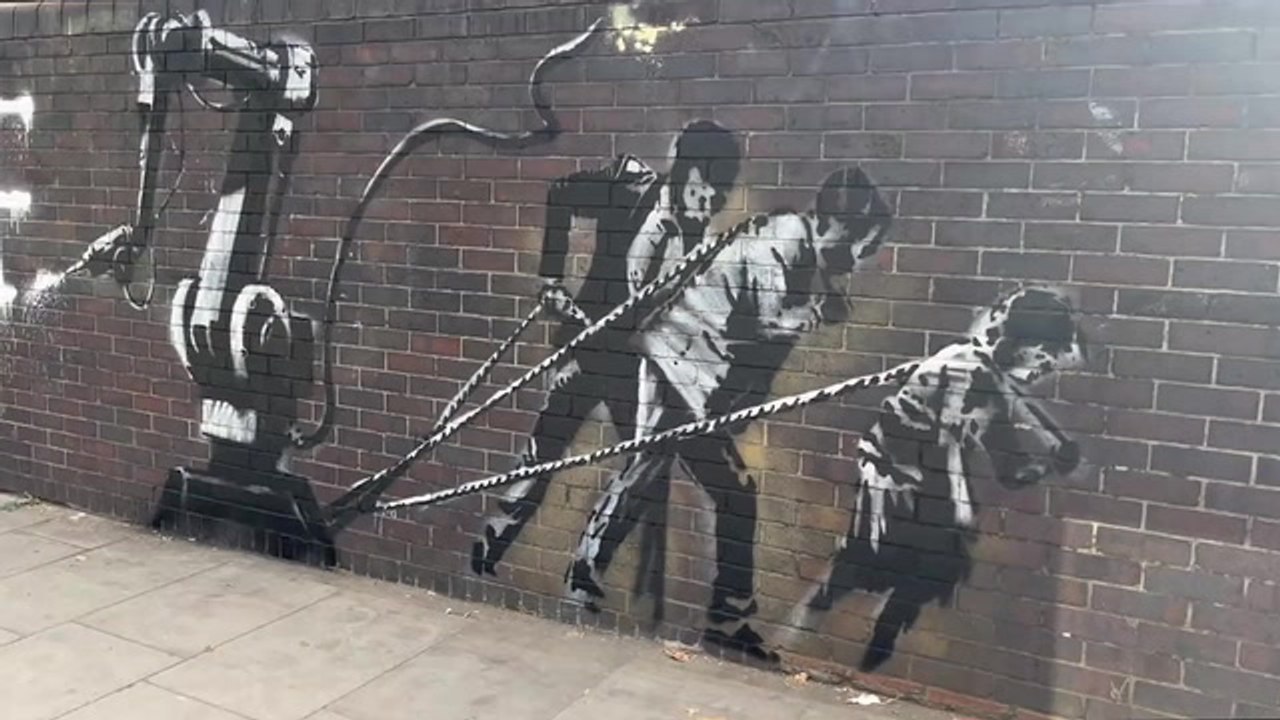 Suspected new Banksy artwork appears in London