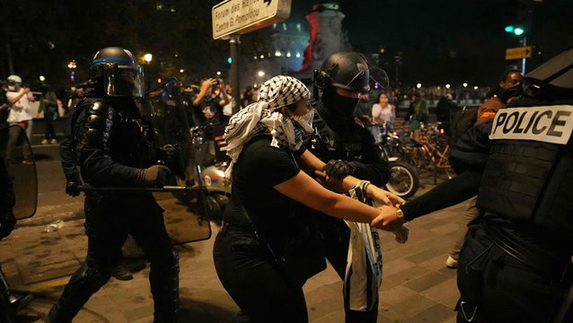 Pro-Palestinian protest disrupted by water cannon and tear gas in Paris