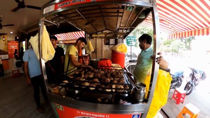 Popular Baati Chokha #Varansi #Uttar Pradesh ! Hindi