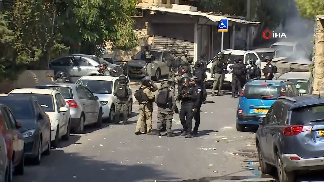İsrail polisinden Kudüs'te Filistinlilere gaz bombası ve plastik mermiyle müdahale