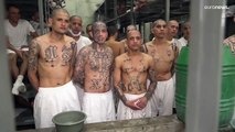 السلفادور تملأ تدريجياً سجناً ضخماً بأعضاء العصابات المزعومين