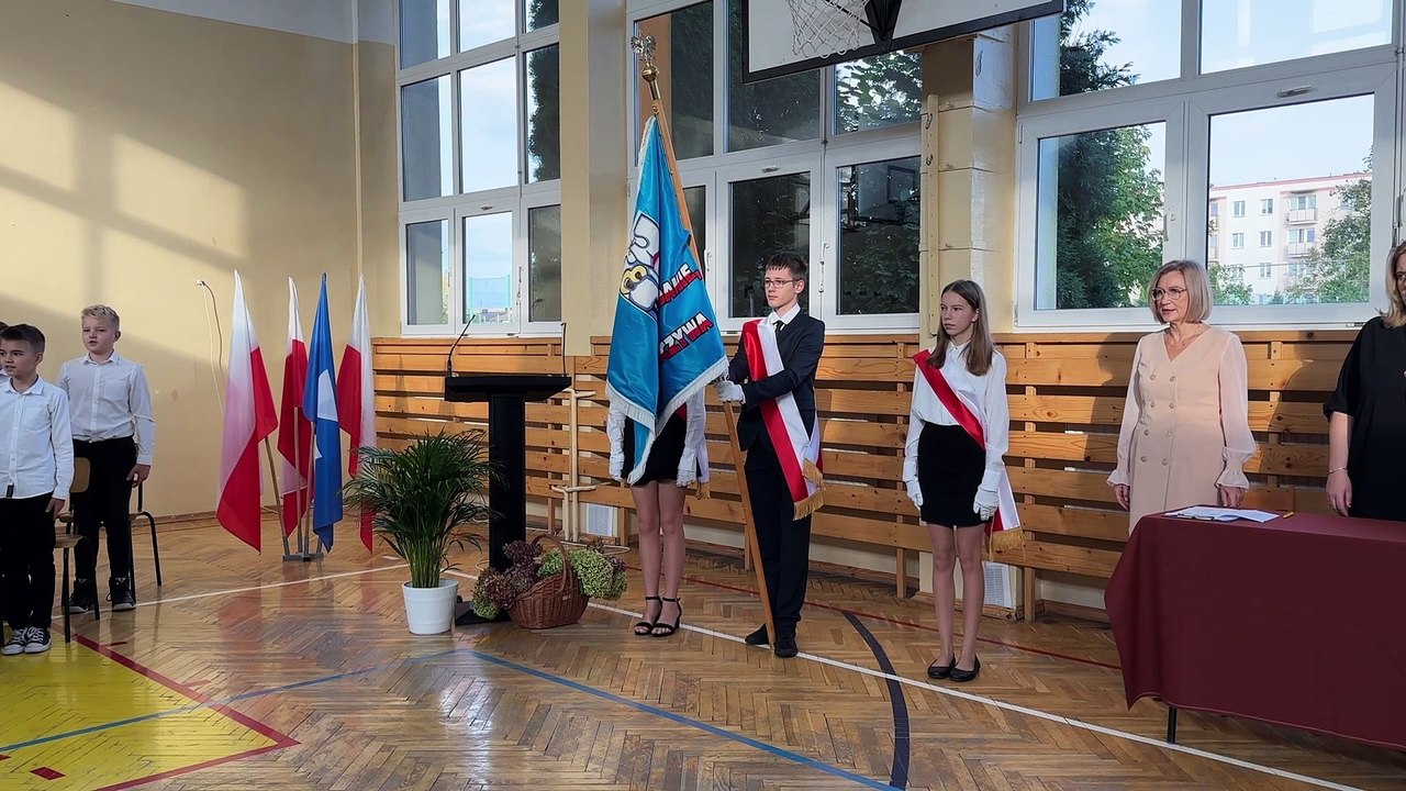 W SP nr 25 w Rzeszowie z okazji dnia Nauczyciela  odbyła się akademia