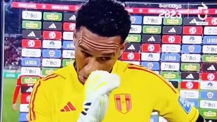 Pedro Gallese 'da con palo' a Chile tras derrota de Perú