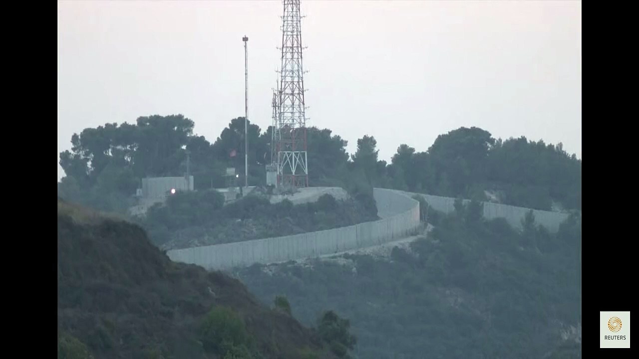 A la frontière entre Gaza et Israël, une équipe de télé de l'agence Reuters est touché en plein direct par un projectile