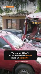 Download Video: Un microbús de la línea H protagonizó un aparatoso accidente