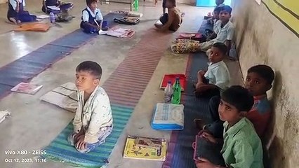 Скачать видео: एक अतिथि शिक्षक के भरोसे चल रहा प्राथमिक विद्यालय गवालदरा