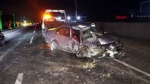 İzmir'de işçi servisi ile otomobilin karıştığı kaza: 6 yaralı