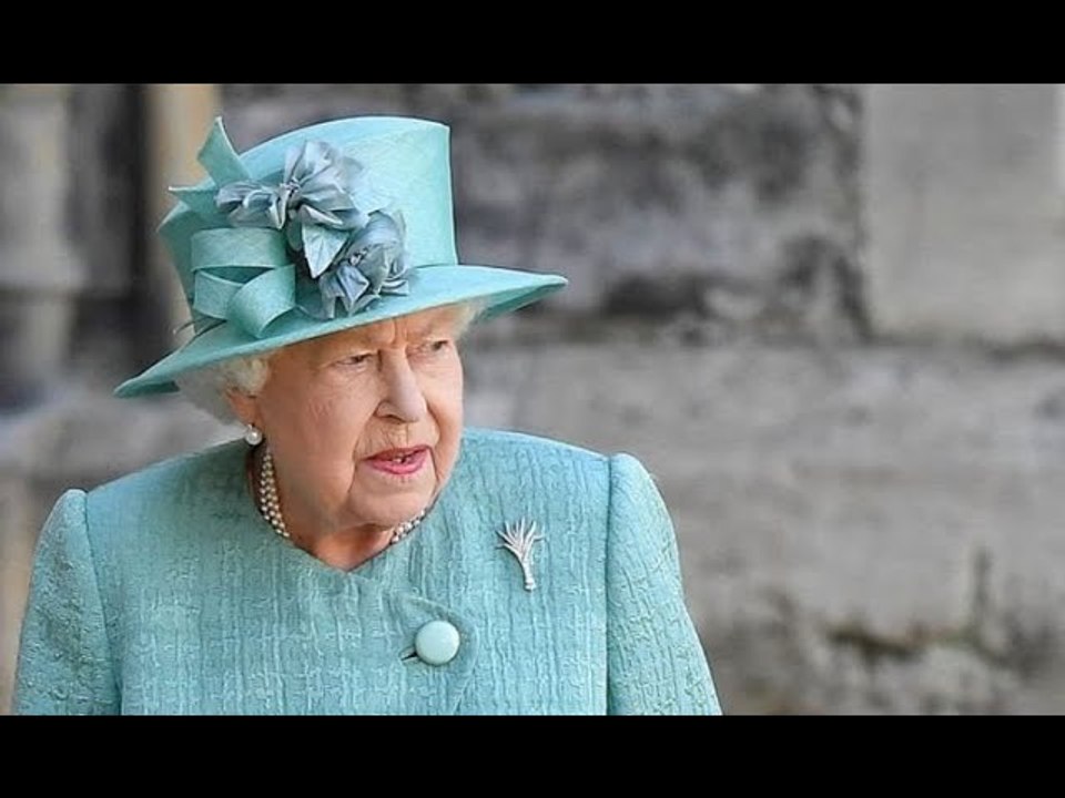 Queen looking for employee to work on royal archives - warns deadlines 'will stretch you'