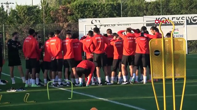 A Milli Takım'da Doğan Alemdar, Ümit Milli Takım için kamptan ayrıldı
