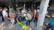 İsrail güçleri, Gazze Şeridi'ndeki mülteci kamplarını ve evleri bombaladı