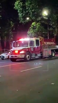 #Preliminar Una mujer que circulaba a bordo de su motocicleta resultó lesionadas tras un aparatoso choque sobre el cruce de la calle Nelson y la avenida Vallarta #Guardianocturna