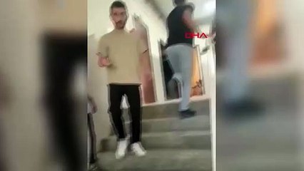 Okumasını istemediği kız kardeşinin okulunu basıp beş öğretmeni yaraladı: Tutuklandı