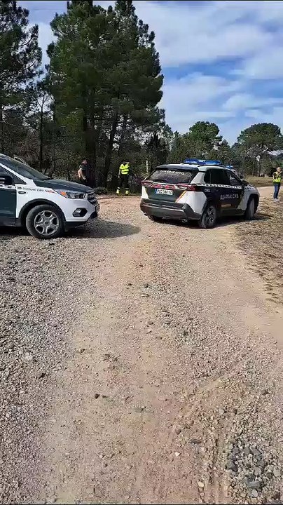 La Guardia Civil auxilia a los viajeros afectados por la avería del AVE en Monteagudo de Salinas
