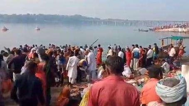 धार: नर्मदा के घाटों पर उमड़ा जन सैलाब,पितरों का किया तर्पण