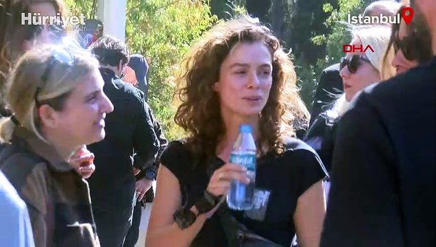 Özge Özpirinçci ayakta durmakta zorlandı... Babaya son bakış