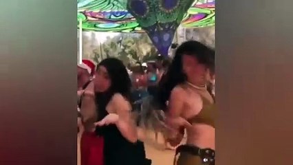 Un message a été envoyé depuis le téléphone de la femme transportée à moitié nue dans un camion par le Hamas à sa famille.