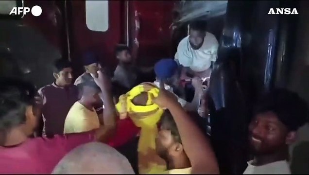 Treno deraglia in India, almeno 4 morti e 50 feriti