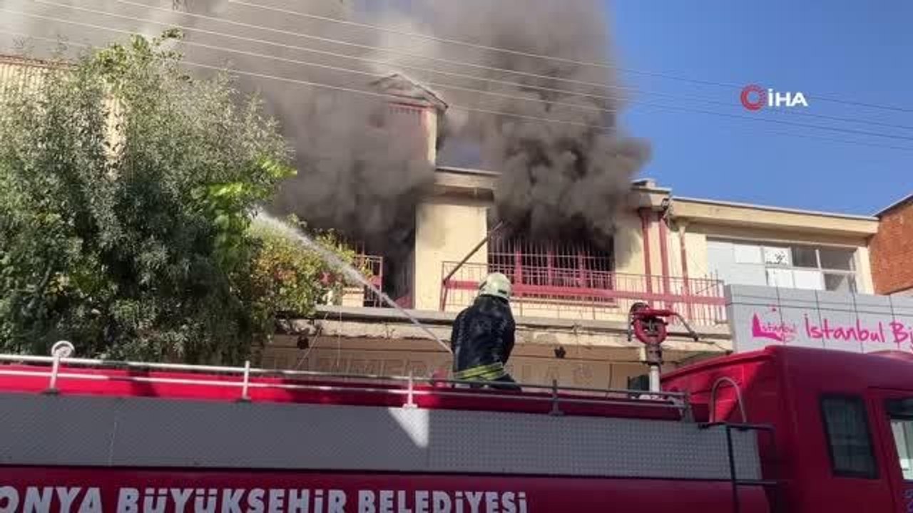 Konya'da Toptancılar Çarşısında İş Yerinde Yangın Çıktı