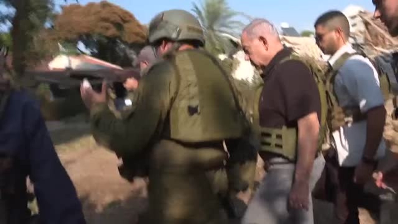 Netanyahu se reúne con soldados israelíes y les pregunta si están preparados