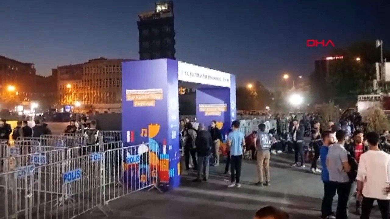 Kültür ve Turizm Bakanlığı, Sur Kültür Yolu Festivali'nde konser ve gösterilerin iptal edildiğini duyurdu