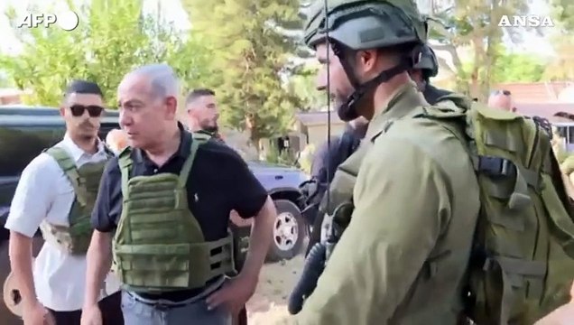 Israele, Netanyahu visita i kibbutz di Beeri e Kfar Aza