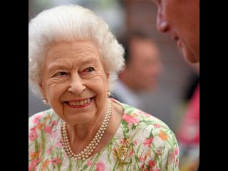 Elizabeth II taquine lors du G7 : cette question osée qui a bien fait rire