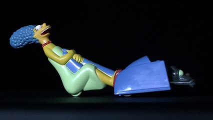 Simpsons Marge & Snowball Vacuum Action Figure