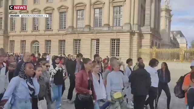 Alerte à la bombe : Versailles et Louvre évacués