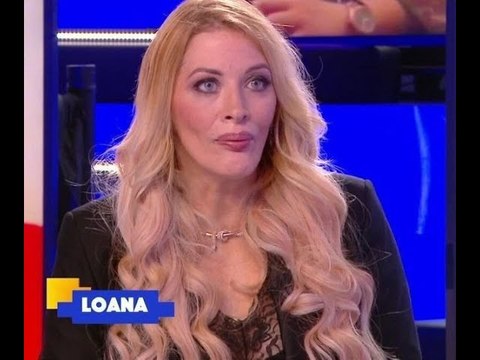L'animateur Cauet imite Loana et se moque de ses addictions et de son problème de...