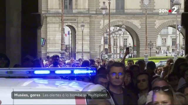 Vigilance Attentat : Regardez les images des évacuations hier du Musée du Louvre, du Château de Versailles et de la Gare de Lyon, après des alertes à la bombe