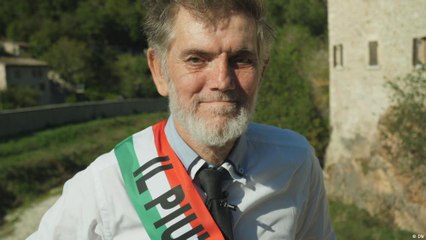 بيوبيكو: قرية إيطالية تحتفل بالقبح
