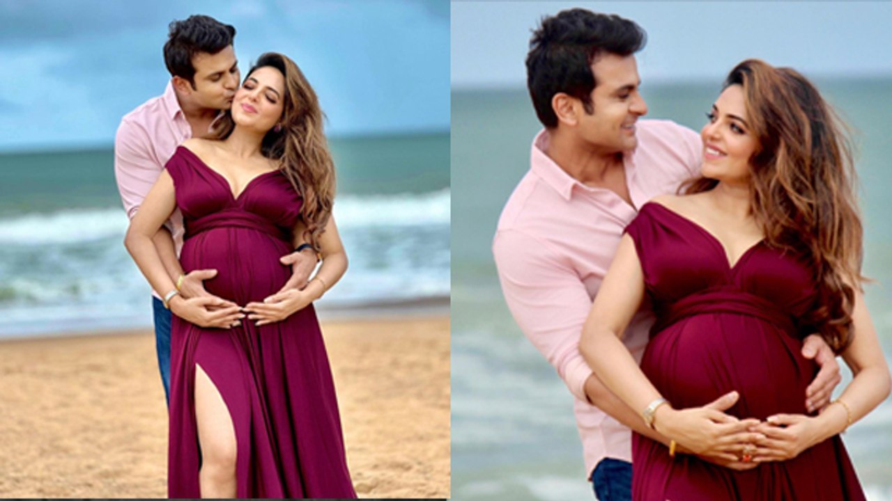 Comedian Sanket Bhosale Wife Sugandha Mishra First Pregnancy Announce, Beach पर Baby Bump Flaunt..