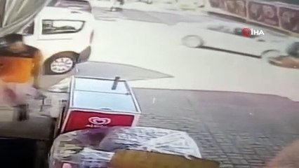 Antalya'da Ters Yönden Gelen Motosikletle Otomobil Çarpıştı