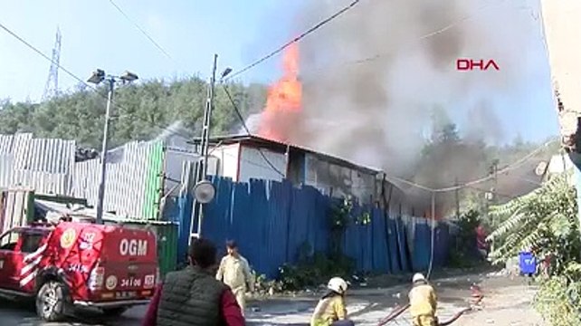 Sarıyer Ayazağa'da bir kağıt deposunda yangın