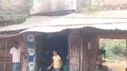 सीतापुर: शर्ट सर्किट से लगी पेन्ट की दुकान में आग,लाखों का सामान जलकर हुआ खाक