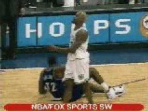 NBA BASKETBALL - Dennis Rodman Punking Karl Malone