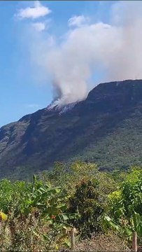 VÍDEO: Serra no Vale do Capão é atingida por intenso incêndio