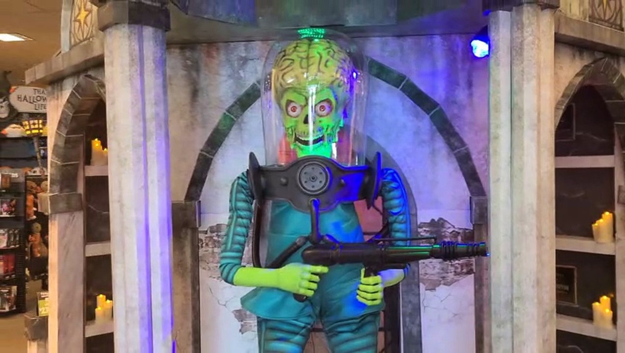 Taking a Trip to the Local Spirit Halloween Store! | Spooky Spot 2023