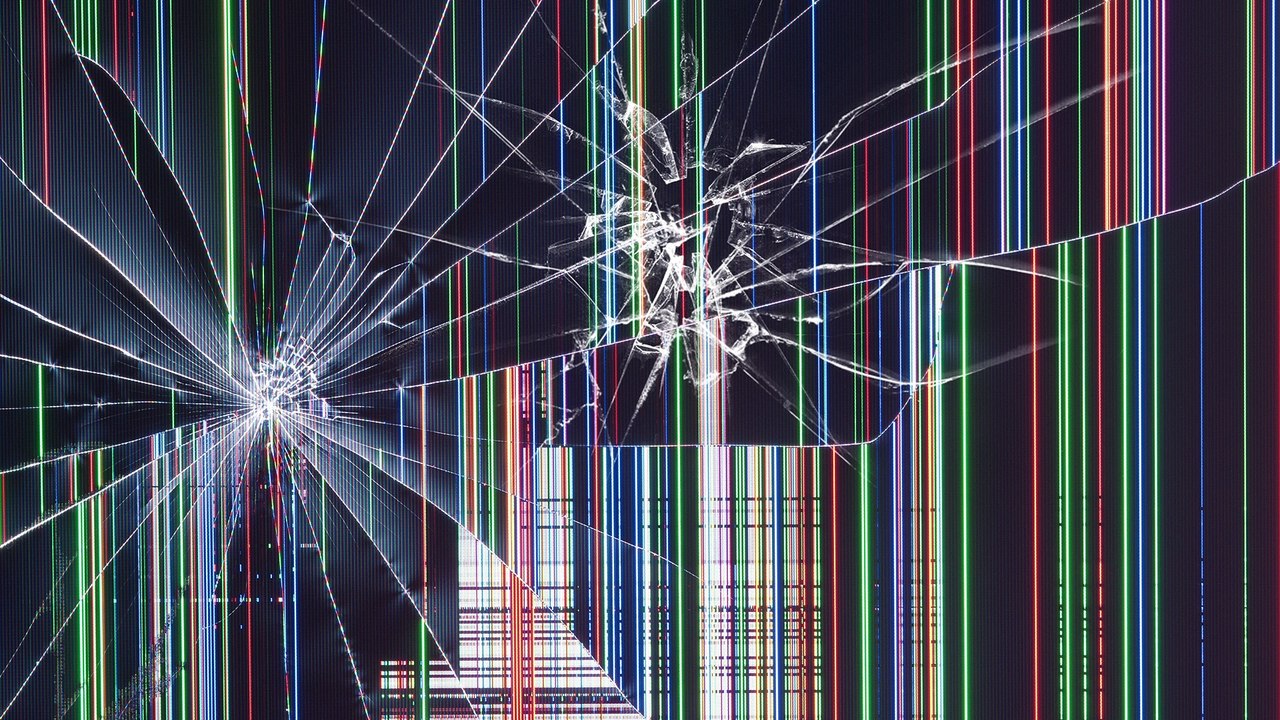 Epic Prank: Realistic 4K Broken TV Screen Effect to Fool Your Friends