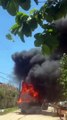 Lancha é destruída por chamas e duas pessoas vão para hospital em Vera Cruz
