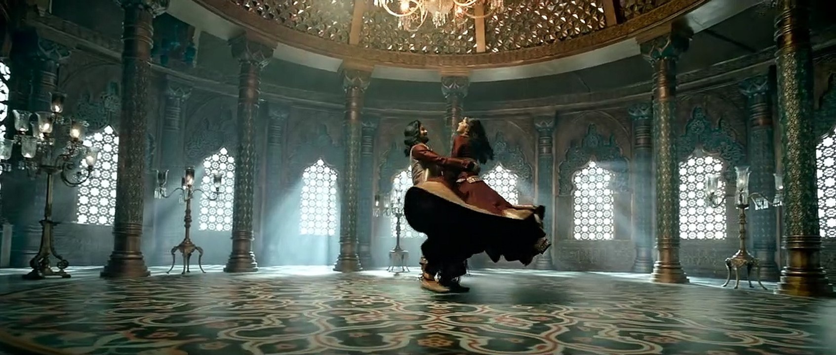 MARAKKAR - Official Hindi Trailer | Mohanlal, Suniel Shetty, Arjun, Prabhu | Priyadarshan