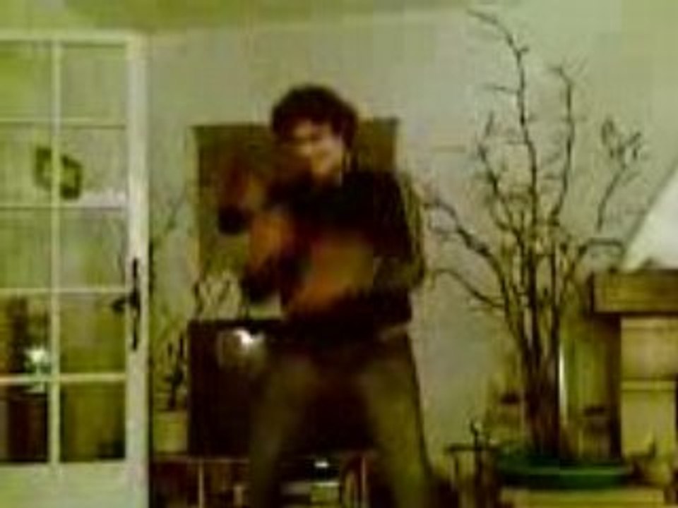 Leo danse la tectonik chez lucile