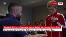 Carvajal, Rodrigo y Oyarzabal reciben a fans españoles en Oslo antes de enfrentarse a Noruega