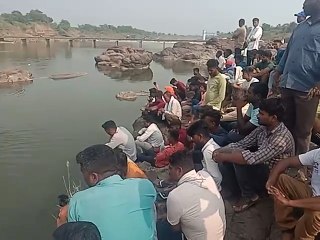 Download Video: 4 youth drowned in Tapti river of Burhanpur, search for two continues