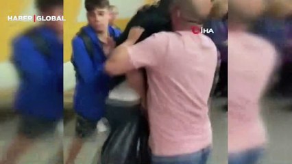 Metroda kadın yolcuya saldırı! Vatandaşlar tarafından linç edilmek istendi