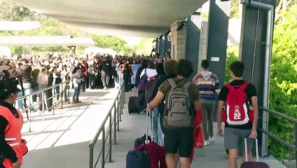 Abrazos y alivio en el regreso a Argentina de repatriados de Israel