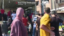 شاهد: وسط نفاذ الإمدادات الغذائية.. طوابير مزدحمة أمام مخبز بخان يونس في قطاع غزة