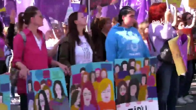 Tip'li Kadınlardan Kadıköy'de 'Özgürlük' Buluşması... Sera Kadıgil: Ülkemizin Başına Çöreklenen Şu Karanlığın Ne İsrail'in Faşizminden Ne Hamas'ın...