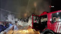 Çatalca'da kömür jeli üretimi yapan fabrika alev alev yandı